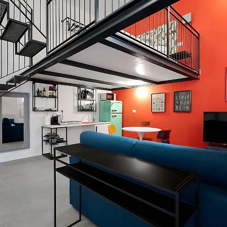 Suity L Pisacane 53 *