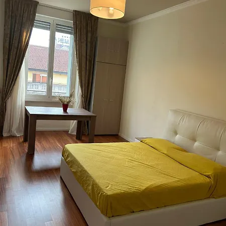 Station Apartment *