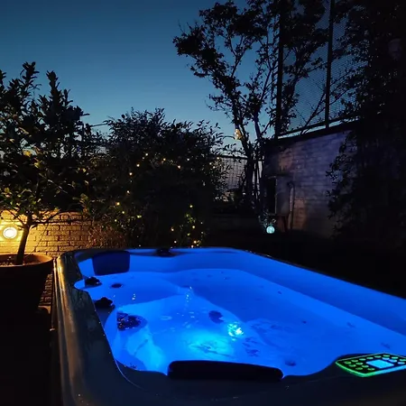 Διαμέρισμα Rooftop Terrace - Elegante Attico Con Idromassaggio Μιλάνο