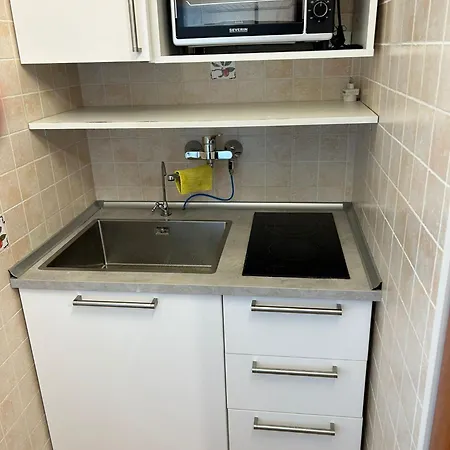 Station Apartment *