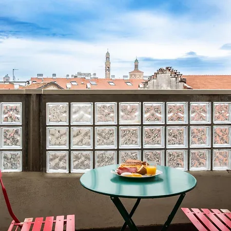 Dehomes - Porta Genova Luxury Apartmán *