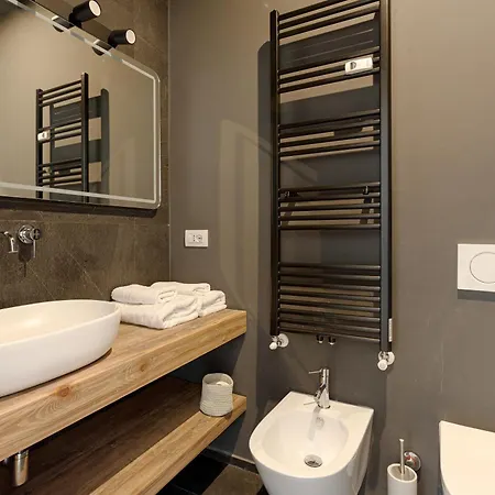 Guesthost - Bright Appartement *