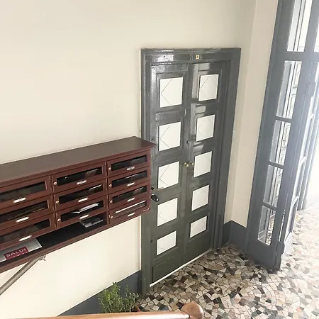 Ampio Bilocale Zona Navigli * ميلان