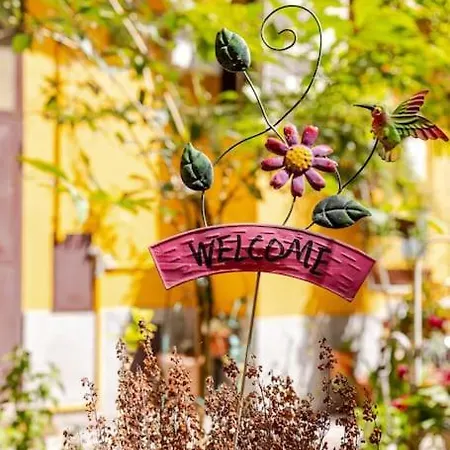 Urban House - Charming Navigli Center 아파트 밀라노