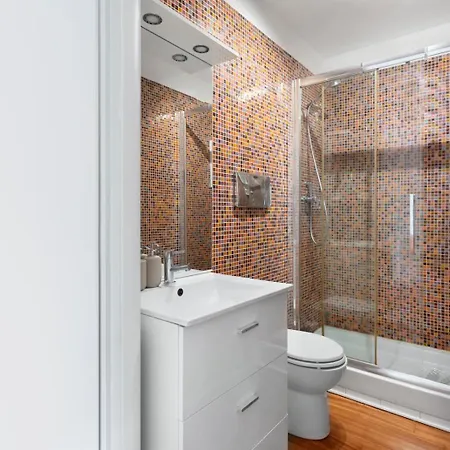 New! Lovely & Friendly In Center A *