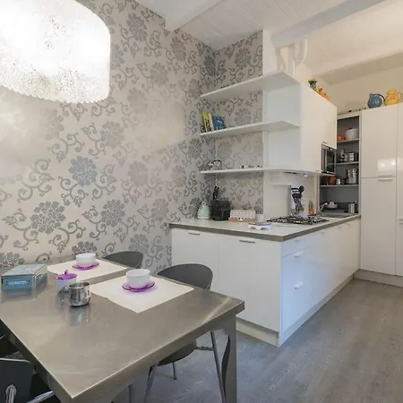 Chinatown Elegant - Youhosty * Милан