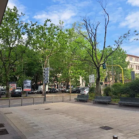 Moscova Luxury New * Milan