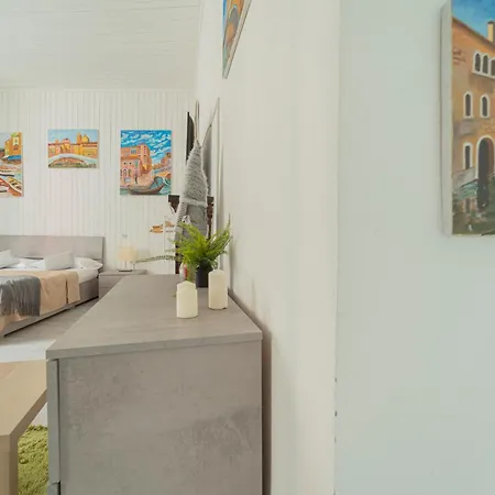 Art Design - Center Lägenhet *