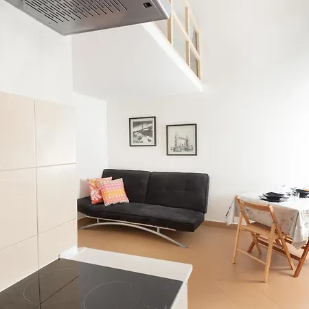 Cream Little - M1 - Center