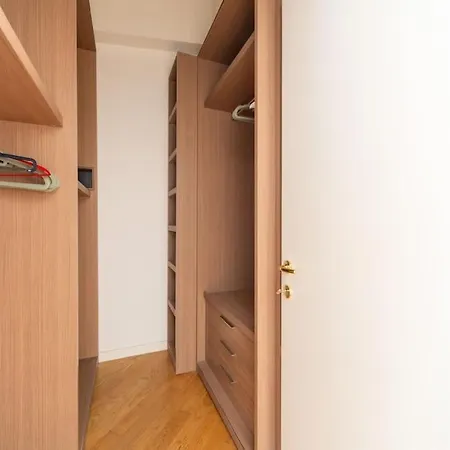 Castaldi Charming Suite-hosted By Sweetstay Апартаменты