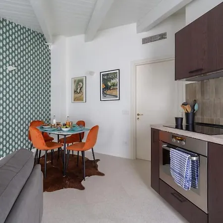 Castaldi Charming Suite-hosted By Sweetstay شقة *