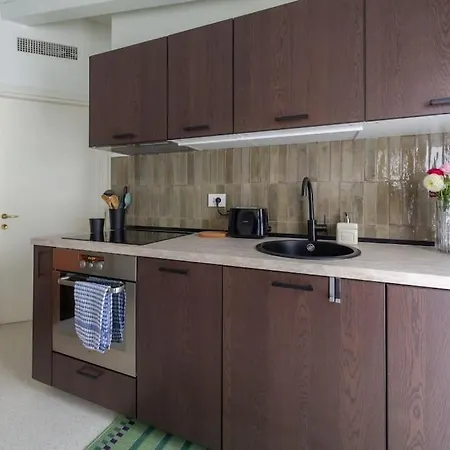 Castaldi Charming Suite-hosted By Sweetstay شقة