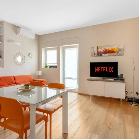 Easy Isola Apartment *