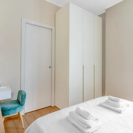 Apartment Easy Isola Milan