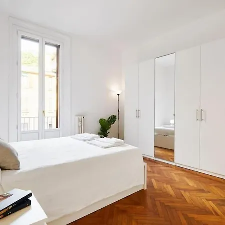 Apartment Duomo-fiera - Five Stars Milanese Style By Halldis