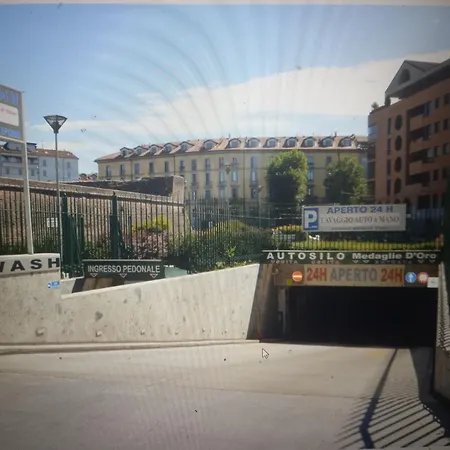 With Free Parking Garage - Con Parcheggio Incluso Nuovo Con 2 Da Letto E Due Bagni - New With 2 Bdrooms 2 Bathrooms- Jellow Subway Metro Gialla Porta Romana 3 Stops To Duomo * מילאנו