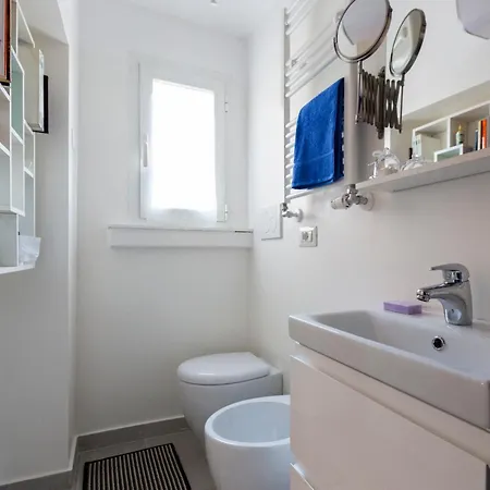 Commenda White Apartment Mailand