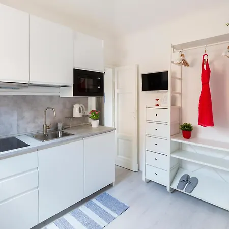 Commenda White Mailand