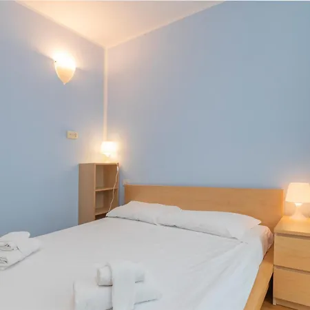 Apartment Xenia - Spacious Three-room 10 Min From Linate Milan