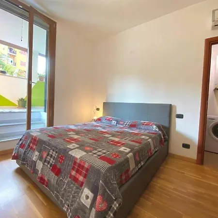 דירה Conte Rosso House, Con Doppia Terrazza In Coorte Tranquilla A Due Passi Da Stazione E Metropolitana Lambrate מילאנו