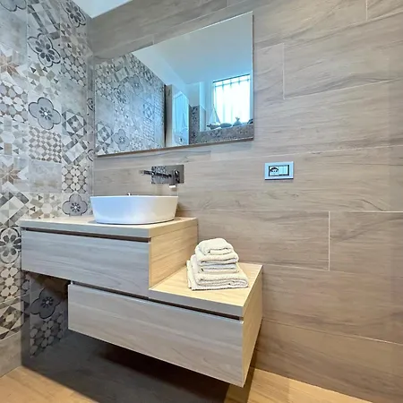 R39 Elegant With Private Parking Apartmán *