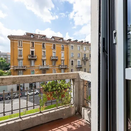 Giacosa, 71 - Comodo Per 6 Milão