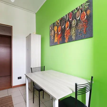 Guesthost - Cosy Milano- Bisceglie M1 * Mediolan