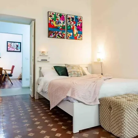 Bohemian Art Apartment. One Bedroom One Sofa Apartmán