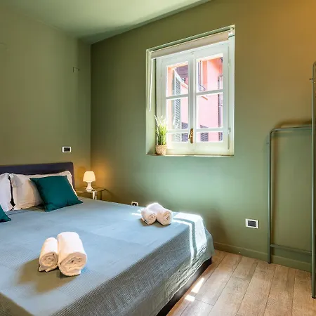 - Alzaia Naviglio Grande Apartment *