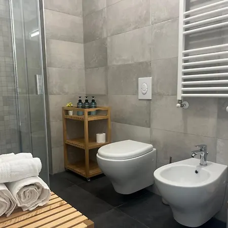 Regina In Melegnano - Wifi, Breakfast Box And Terrace Μιλάνο