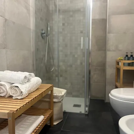 Regina In Melegnano - Wifi, Breakfast Box And Terrace * Μιλάνο