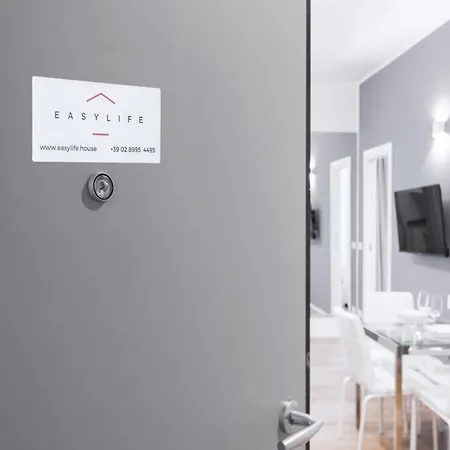 Apartment Easylife - Residenza Chic Vicino Al Duomo Milan