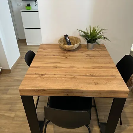 Repetti Design - 10 Min To Centre & Airport *