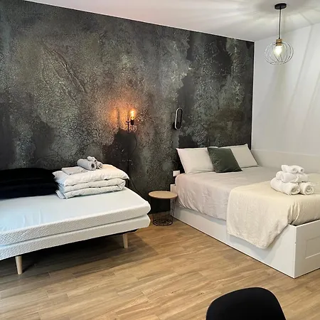 Repetti Design - 10 Min To Centre & Airport Апартаменты *