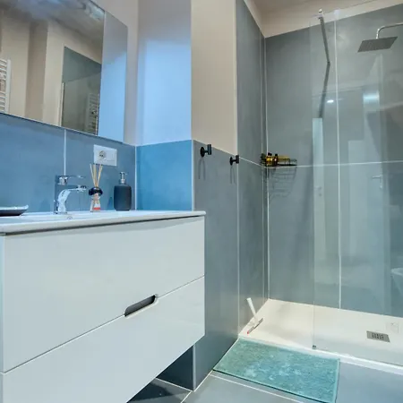 Charlotte Bb House * 米兰