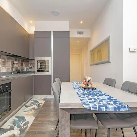 Apartment Lovely - Corso *