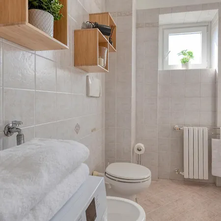 Omodeo, 19 - Ampio E Panoramico