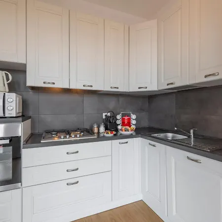 Omodeo, 19 - Ampio E Panoramico Mailand