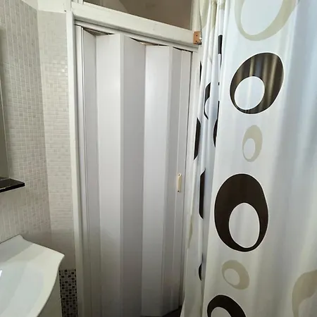 In Zona Loreto Vicino Metro Mm1 E Mm2 - Lippino *