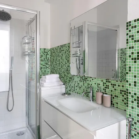 White & Beauty In Center Apartment Milan