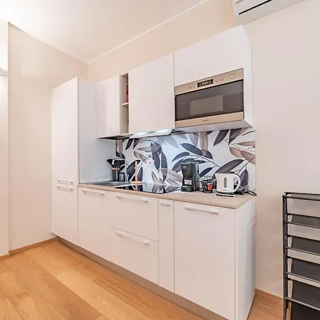 500 M From Corso Sempione, Close To Metro M5 Appartamento