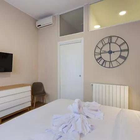 Flat, Deangeli Milan-100m M1 Apartment *