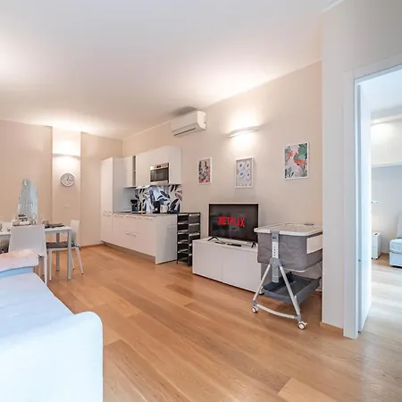 500 M From Corso Sempione, Close To Metro M5 * Milano