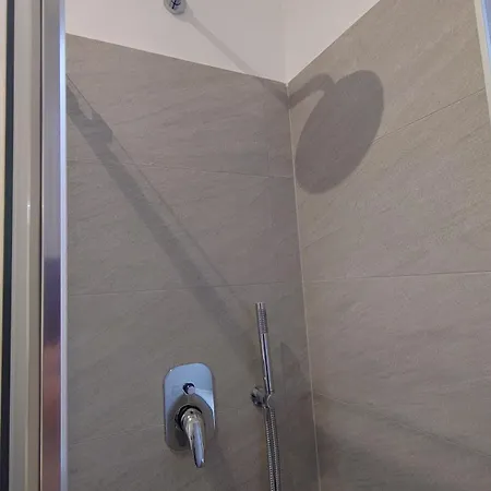 Moderno Monolocale Zona Porta Romana - Insubria 1pdx Apartment Milan