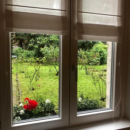 Apartment Missori Rose Garden View *