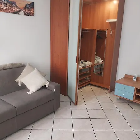 Apartment House Bi-cocchi *