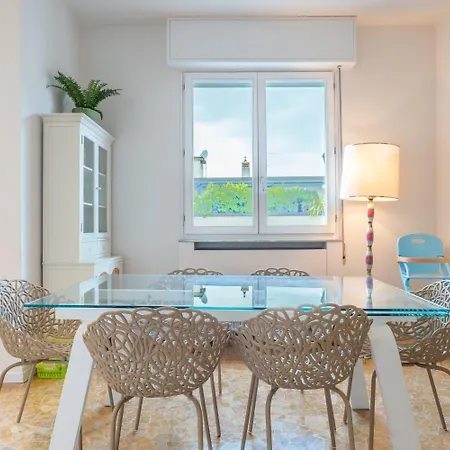 Amazing Floor Apartment *