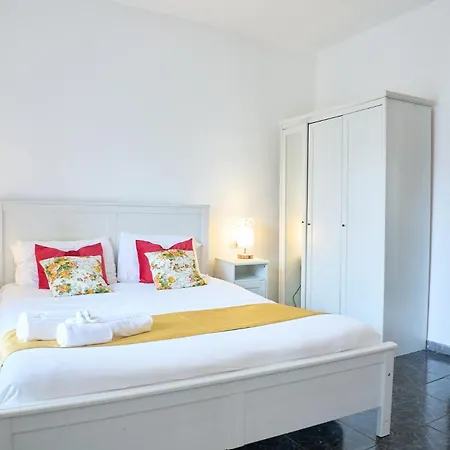 Xenia - Two-room In Navigli Area Apartment