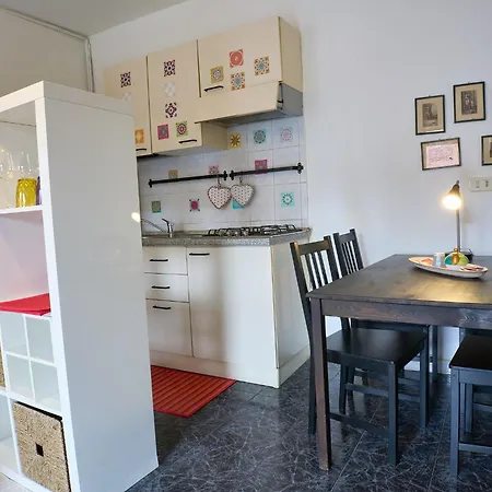 Xenia - Two-room In Navigli Area Apartment