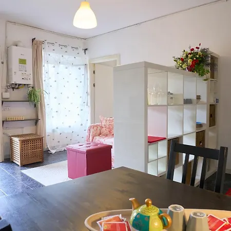 Xenia - Two-room In Navigli Area Apartment